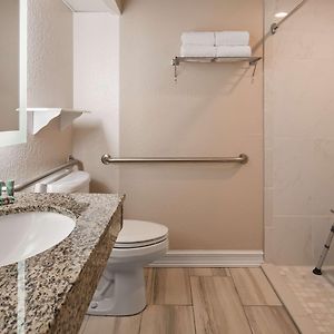 Chambre Accessible aux Personnes à Mobilité Réduite Double
